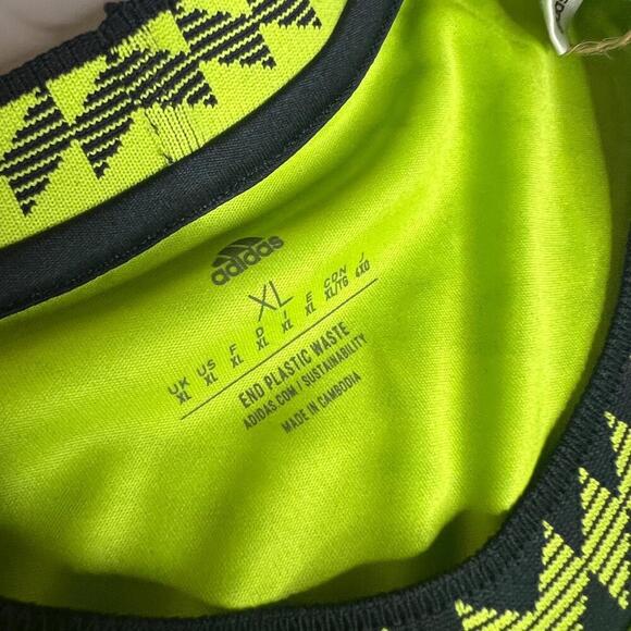 Adidas Manchester United 2022/23 Third Jersey HE2981 XL Neon Green Soccer NWT - Picture 4 of 8